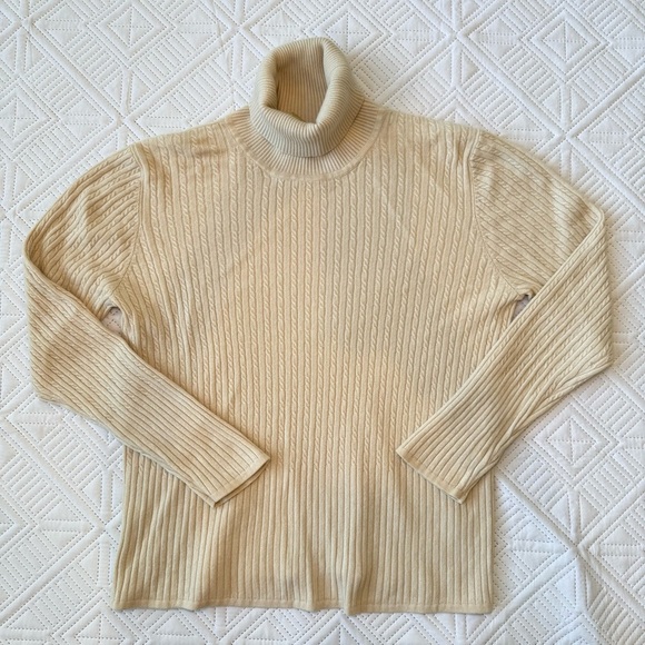 Studio 12 Cream Turtleneck Sweater Size L - Picture 1 of 8